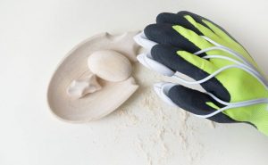 Happaratus glove — перчатки камень точат