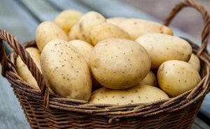 Лайфхак: всю жизнь Вы чистили картофель неправильно