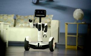 Segway, Intel и Xiaomi представили робота-дворецкого