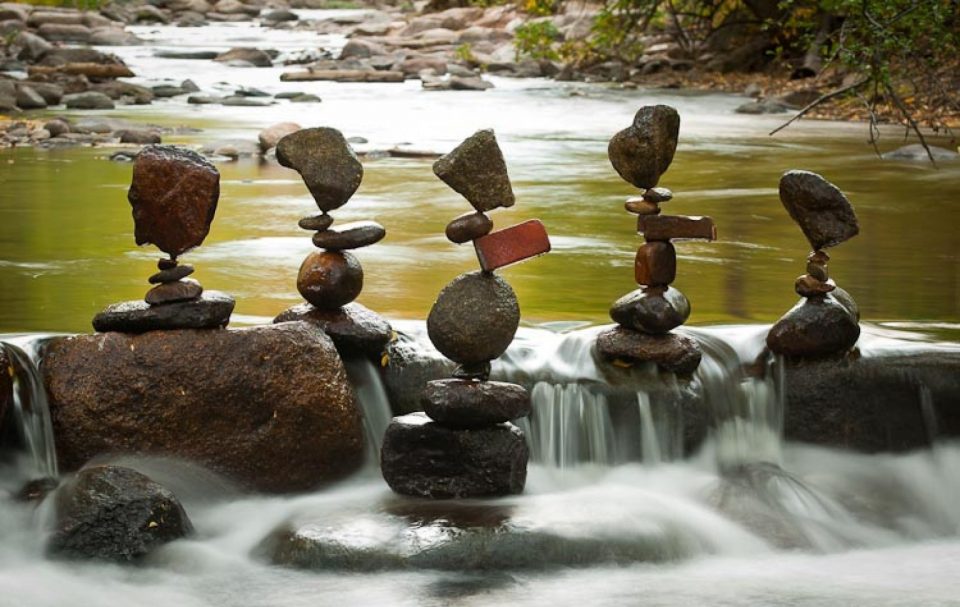 баланс, скульптура из камня