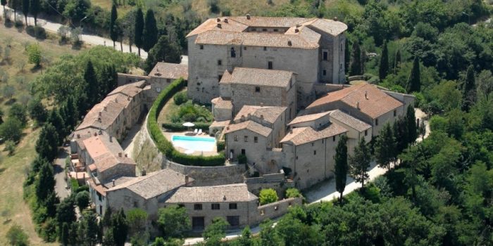 В Италии выставили на продажу поместье-деревню