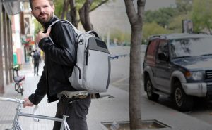Lifepack — противоугонный рюкзак с солнечными батареями