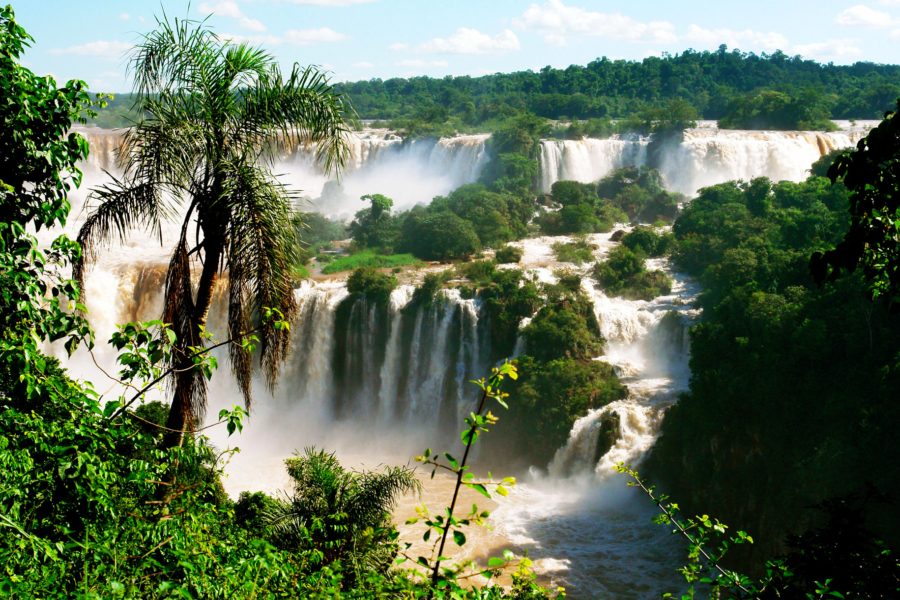 Водопад Игуасу в Бразилии и Аргентине
