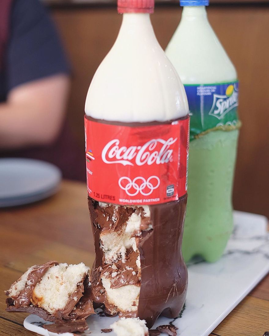Необычные торты в виде Coca-Cola