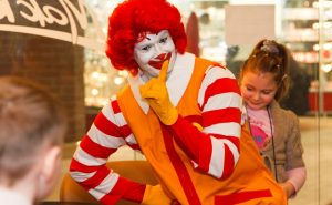 20 секретов и хитростей McDonald’s, от бывшего работника сети