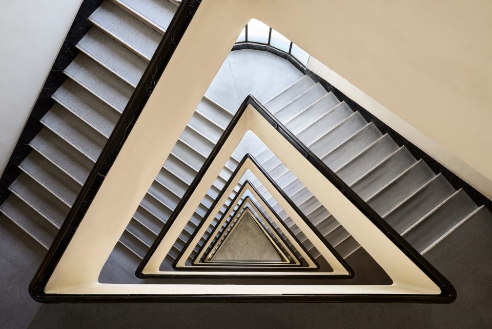 Винтовые лестницы — иллюзия бесконечности